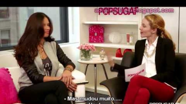 'INTERVIEW: Adriana Lima dishes on her postpregnancy body in Victoria\'s Secret show!'