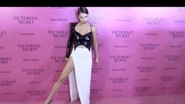 'Adriana Lima stuns on the Pink Carpet after the Victoria Secret Fashion Show in Shanghai'