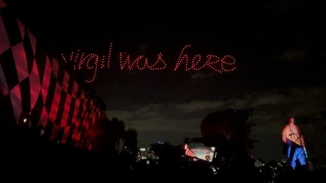 'Watch drone light display for Virgil Abloh\'s final show for Louis Vuitton in Miami'