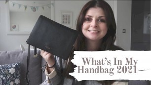 'What Is In My Handbag 2021 | Fashion & Lifestyle | Melanie Kate'
