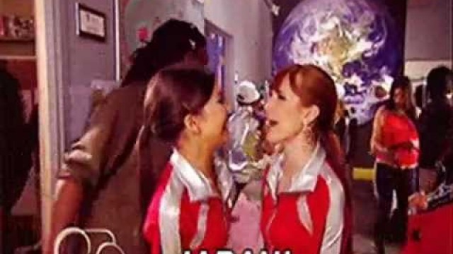 'Bella Thorne ft. Zendaya - Fashion Is My Kryptonite - video'