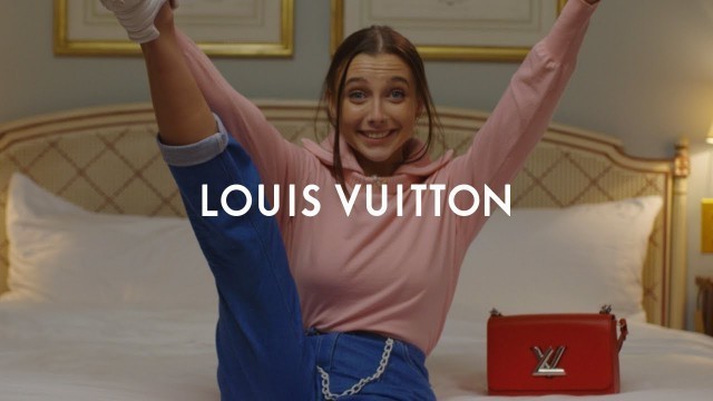 'Emma Chamberlain Is Speechless After the Latest Louis Vuitton Show | LOUIS VUITTON'