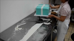 'How to make a Tiffany Box Cake - Making of Fashion cake'