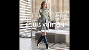 'LOUIS VUITTON Womens Fall Winter 2021 Fashion Show'